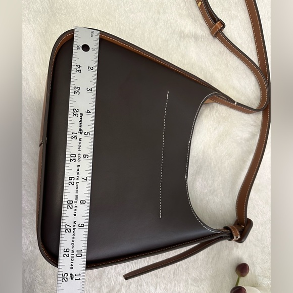 Tory Burch Brown and Tan Shoulder Bag with Gold Emblem🤎 - Picture 11 of 15